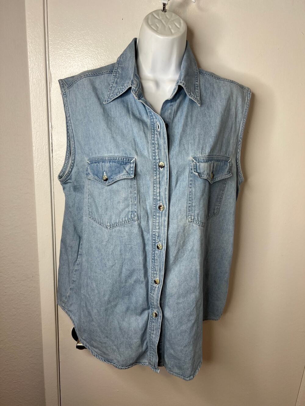 Vintage Kikomo Women's Sleeveless Chambray Shirt Blue ~ Size L
